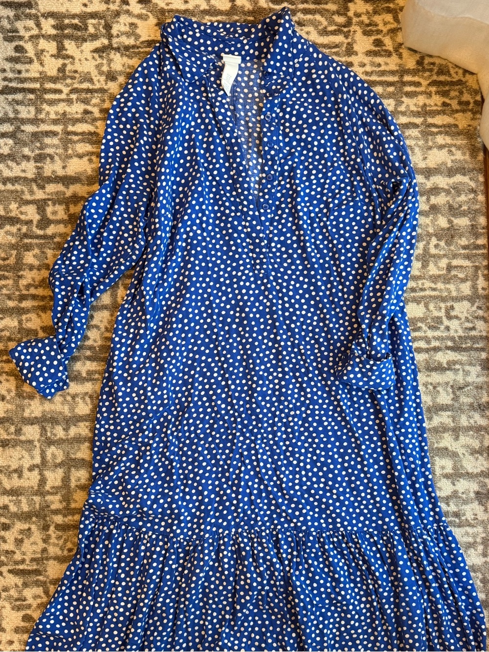 H&M Blue Polka Dot midi Dress. Size m blue shirt dress / swing dress